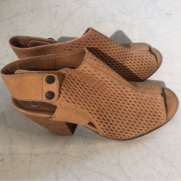 Vince Camuto Shoes - Vince Camuto size 6.5 laser cut wooden heels.